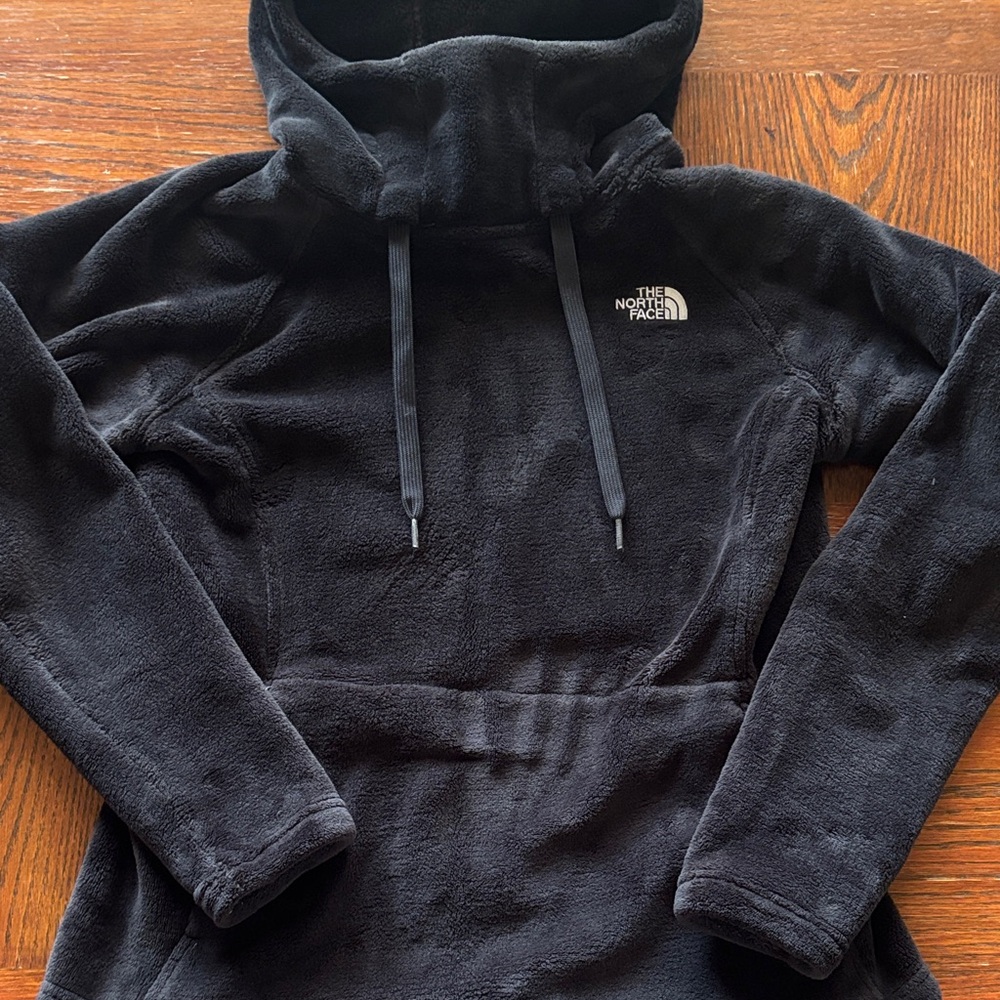The North Face Black Pullover Fleece